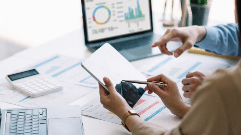 Revolucione Seu Negócio: Como Usar Inteligência Artificial no Meu Negócio para Economizar 10 Horas/Semana